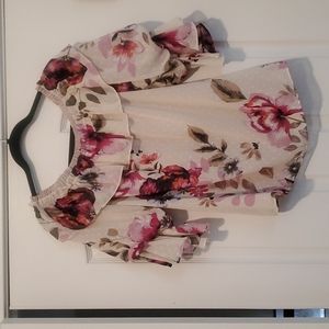 Women's WHBM top. Size Medium.